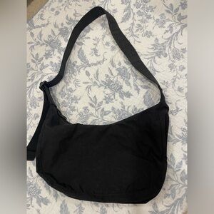 BAGGU medium crescent bag